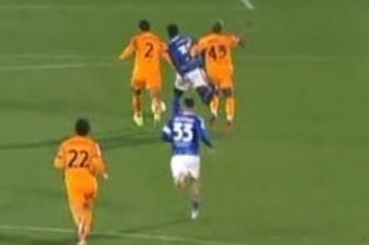 Il presunto fallo di Wesley in Como-Roma