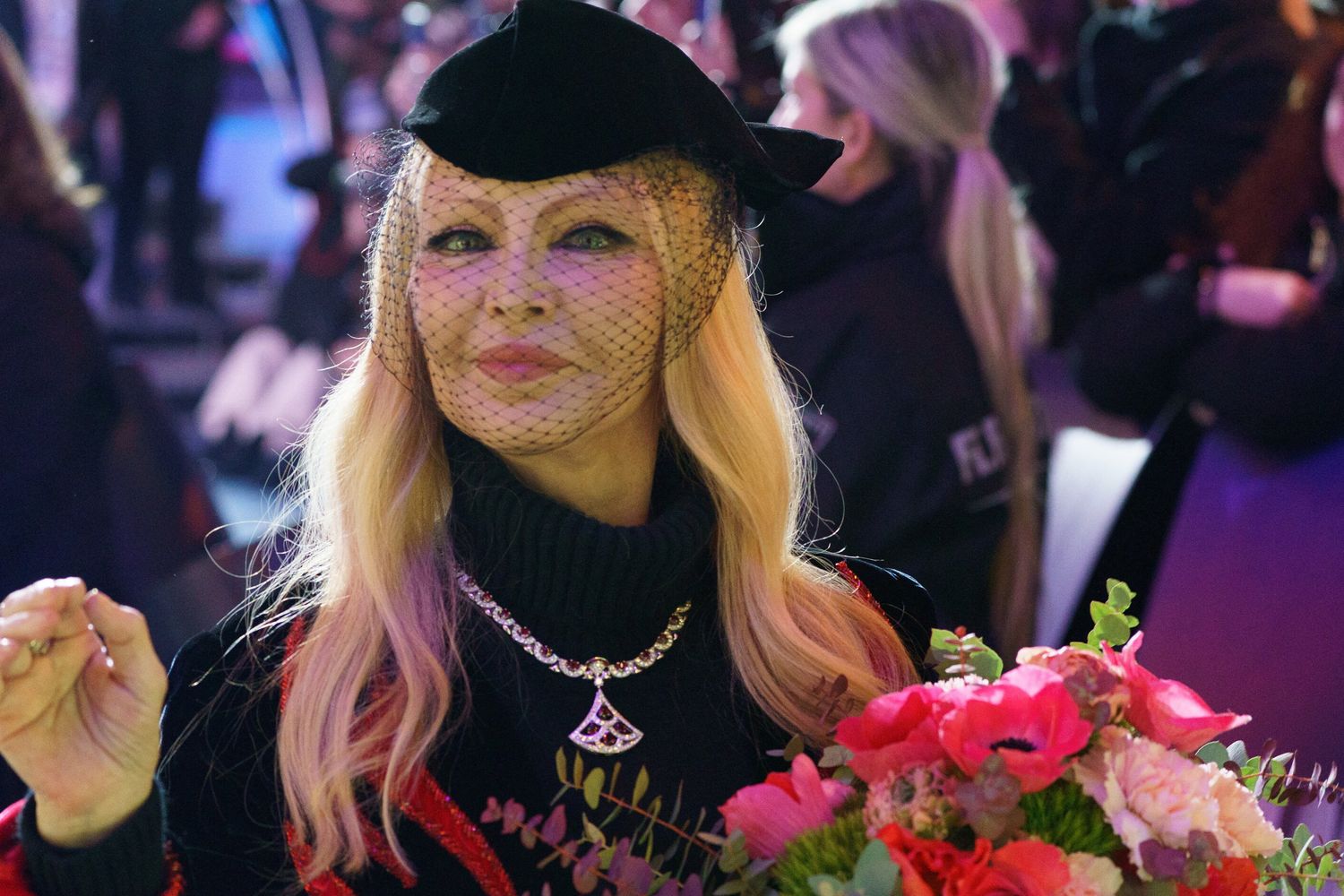 Patty Pravo a Sanremo 2026 con cappello creato dallo stilista Simone Folco