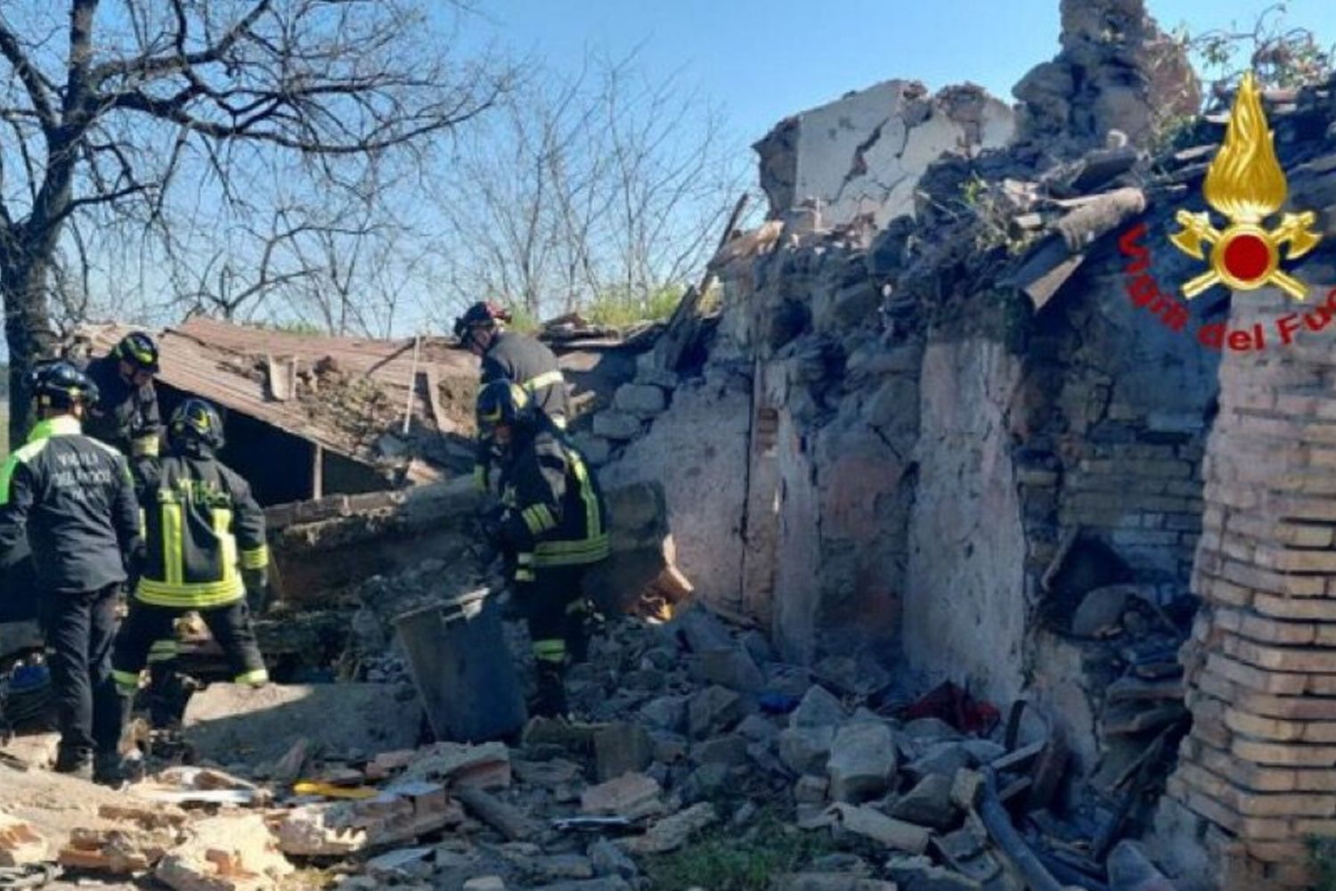 Esplosione del casolare abbandonato a Roma