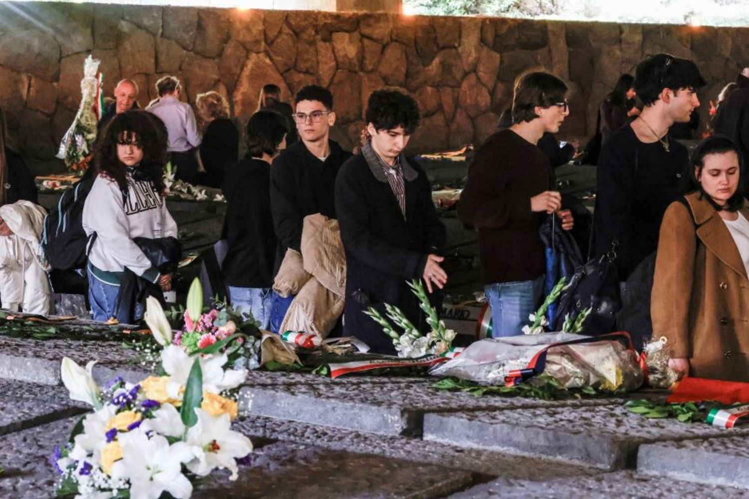 Celebrazioni dell'81esimo anniversario dell'eccidio delle Fosse Ardeatine - nella foto le tombe delle vittime