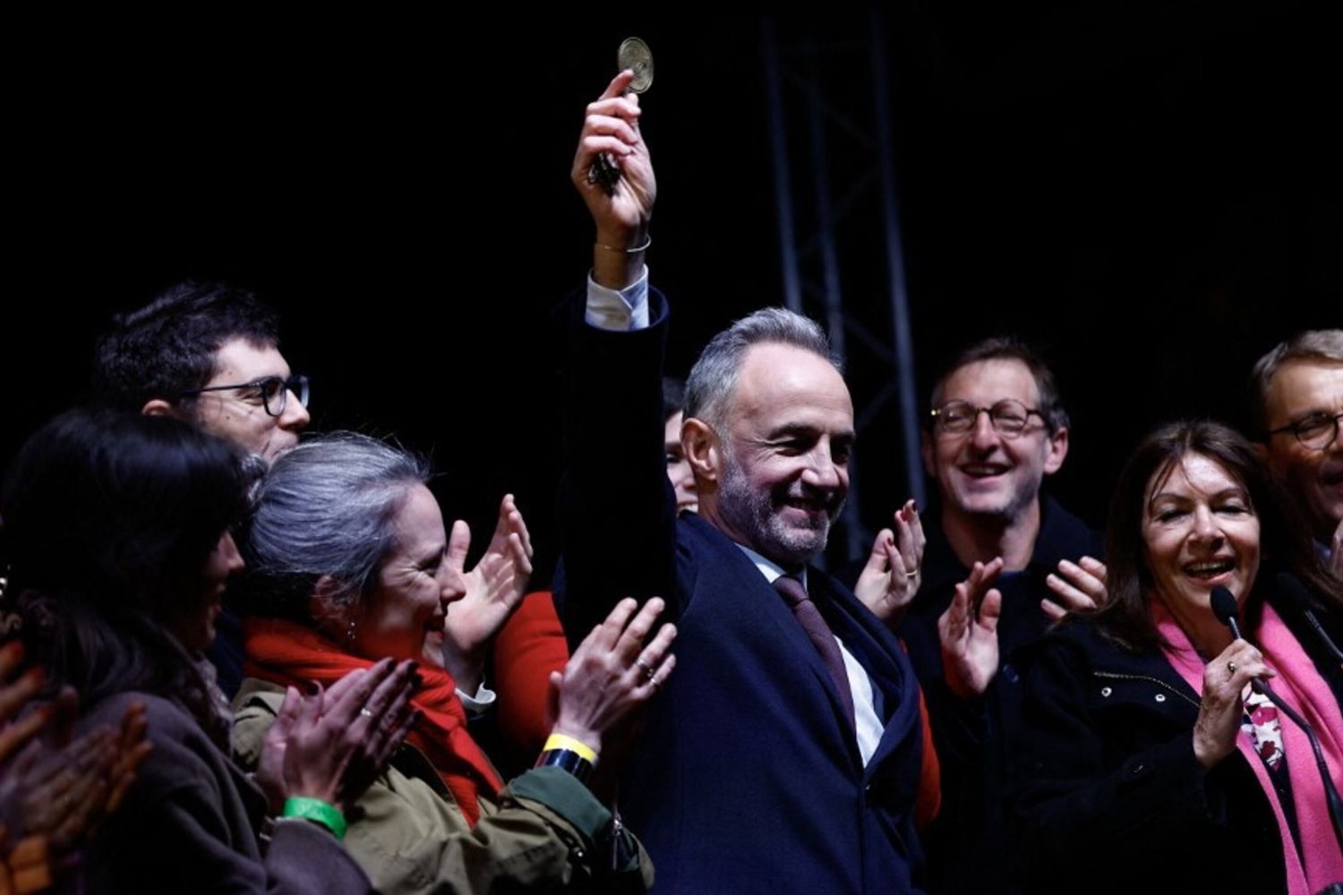 Elezioni municipali in Francia: Gregoire sindaco di Parigi, "cuore della resistenza"