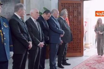 Meloni arriva al palazzo presidenziale ad Algeri per incontro col Presidente algerino Tebboune