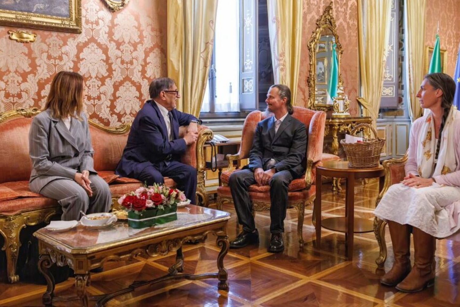 La famiglia nel bosco ricevuta al Senato da Ignazio La Russa