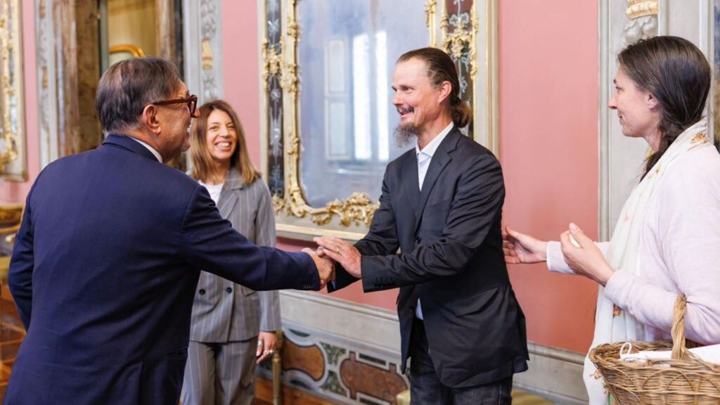 La famiglia nel bosco ricevuta al Senato da Ignazio La Russa