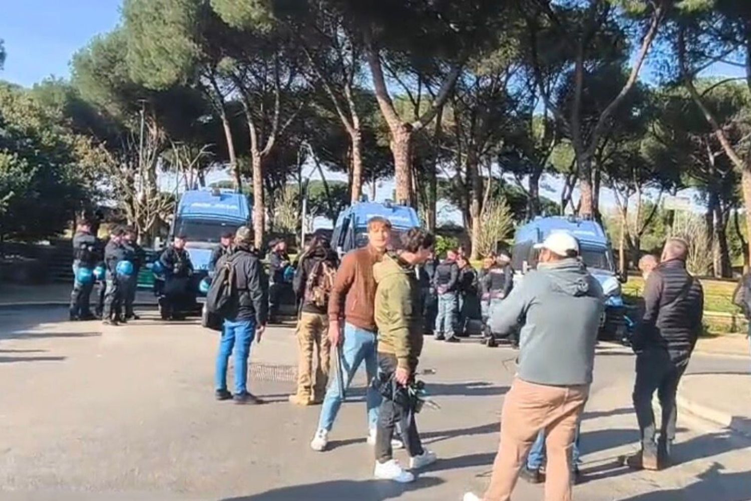 Anarchici al Parco degli Acquedotti di Roma