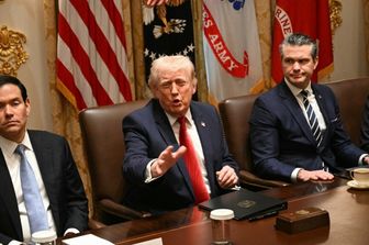 Trump: "Colloqui con Teheran in corso, stanno prendendo slancio". Hegseth: "Prossimi giorni decisivi"