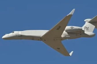 Aereo-spia Usa per la guerra elettronica EA-37B di ultima generazione