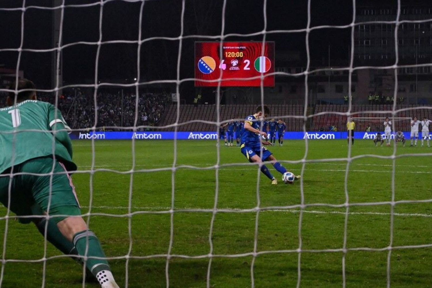 L'Italia fuori dai Mondiali dopo la sconfitta ai rigori contro la Bosnia