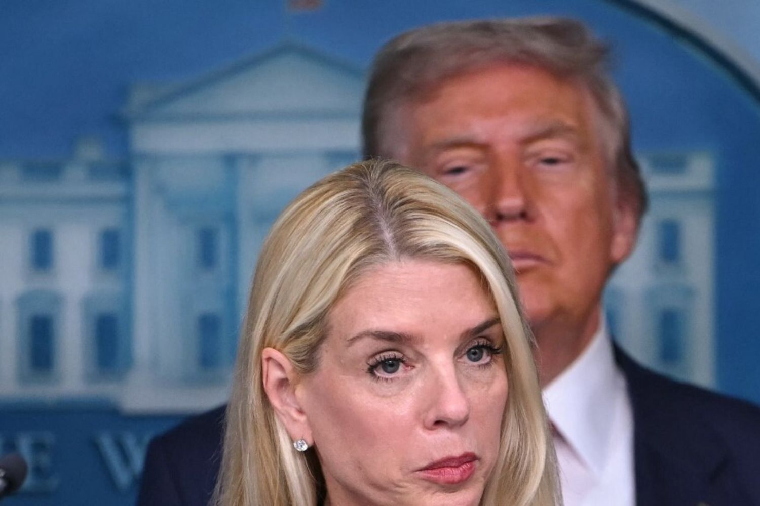 Trump licenzia anche Pam Bondi