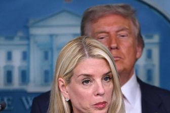 Trump licenzia anche Pam Bondi