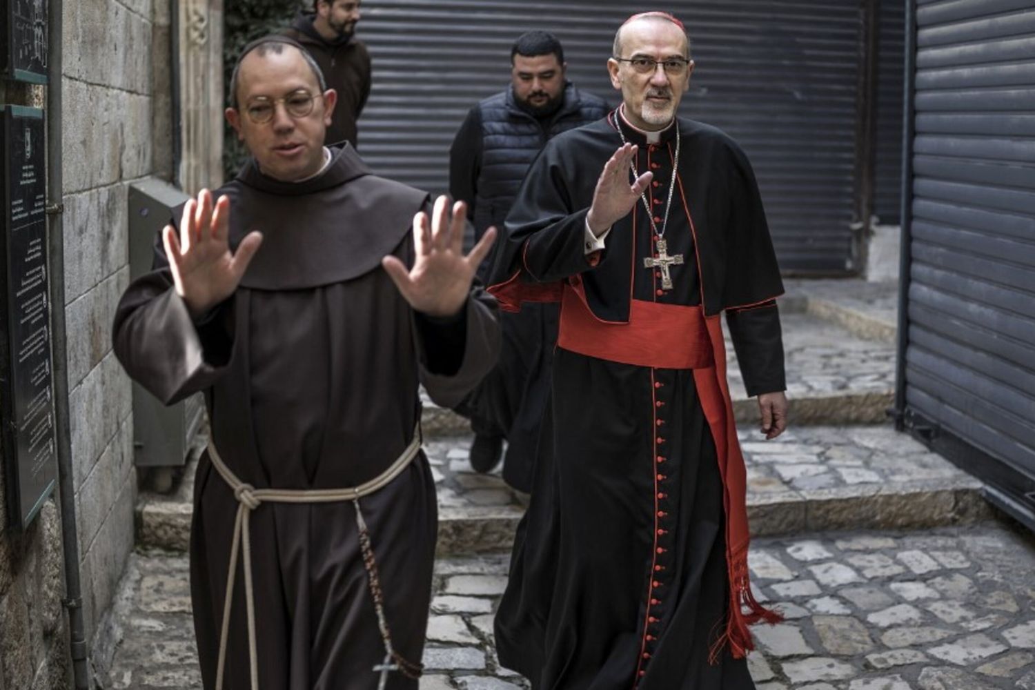 Gerusalemme, Pizzaballa entra al Santo Sepolcro. I fedeli restano fuori