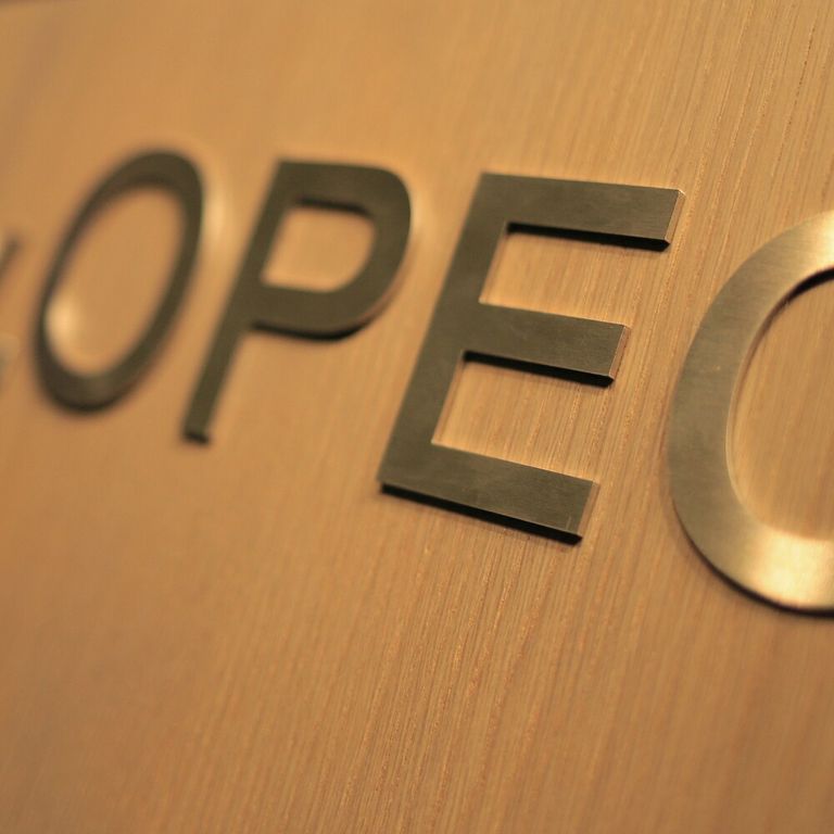 L'Opec+ aumenta la produzione di petrolio