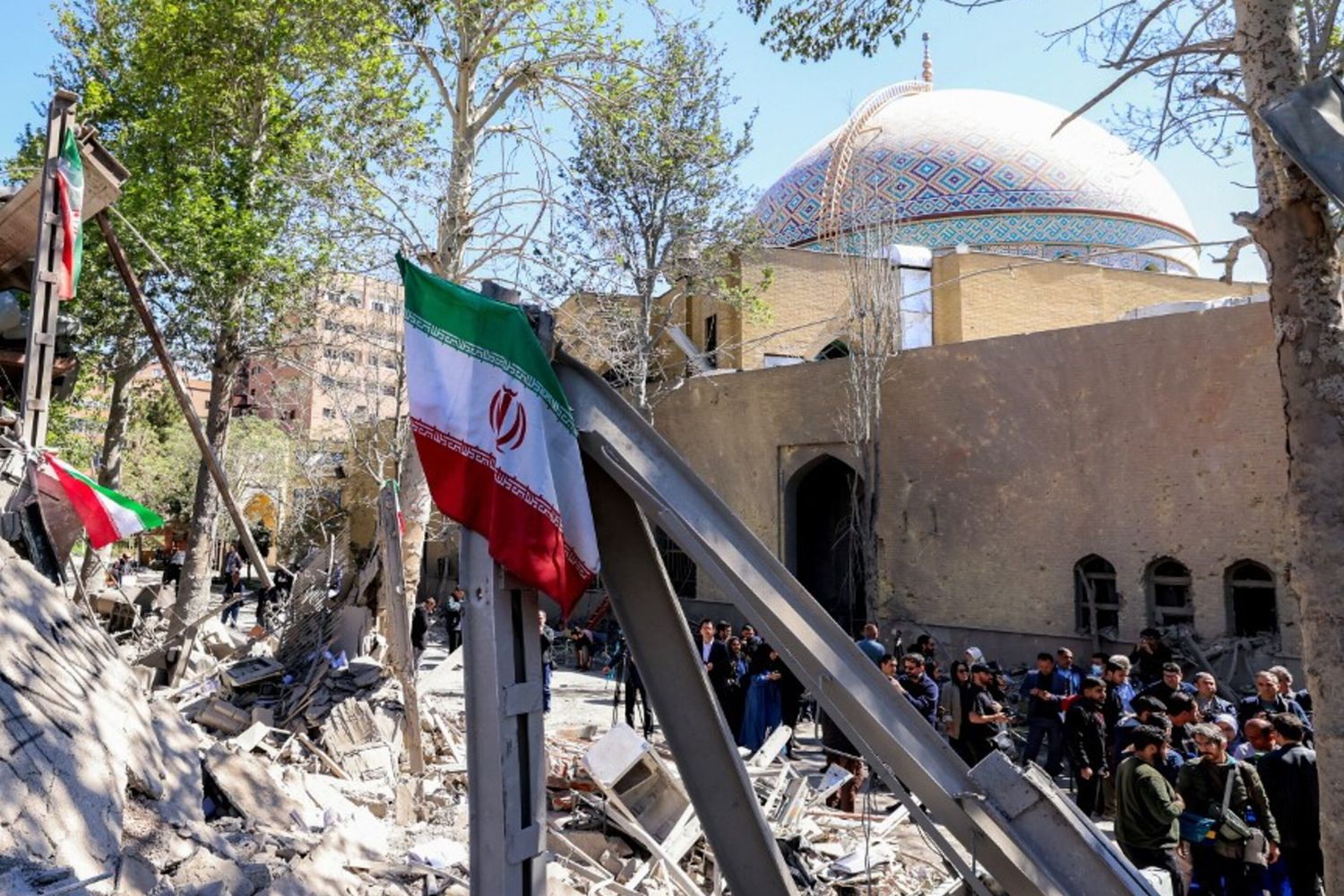 Raid Usa-Israle su Qom e Kharg. Media: Khamenei è in stato di incoscienza