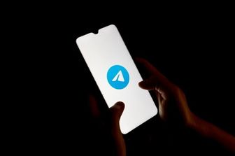 Al Forensics accusa Telegram: "Scambiati migliaia di foto e video di donne nude"