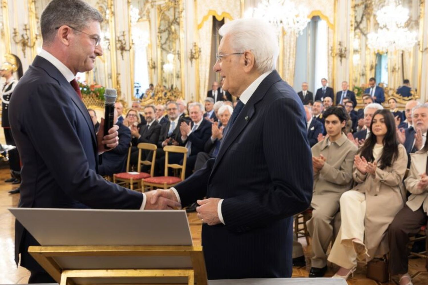 Il Presidente della Repubblica, Sergio Mattarella, ha ricevuto al Quirinale il Capo della Polizia -  Vittorio Pisani, accompagnato da una rappresentanza di appartenenti al Corpo