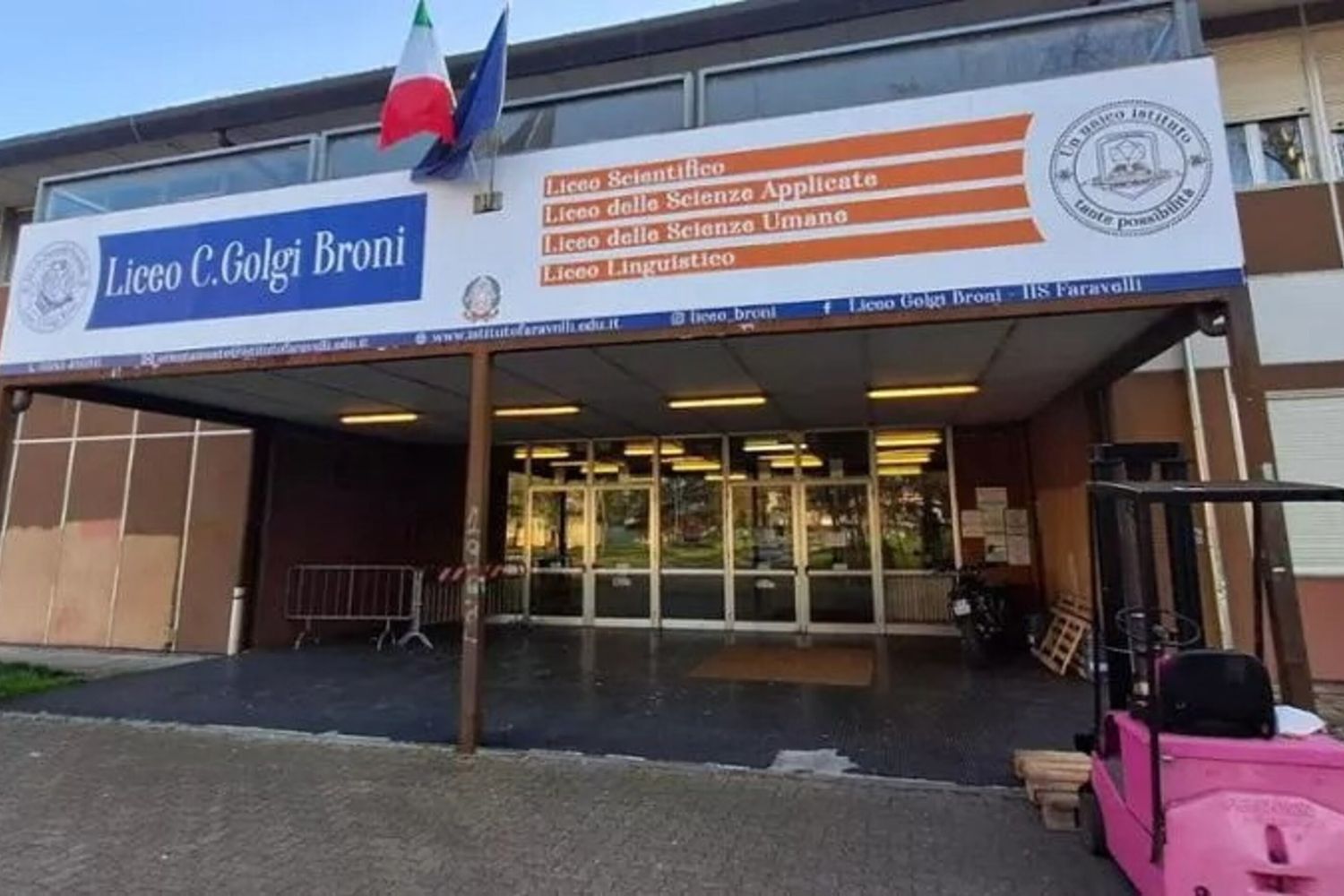 Amianto in un liceo del Pavese. I genitori: "Abbiamo paura per i nostri figli"