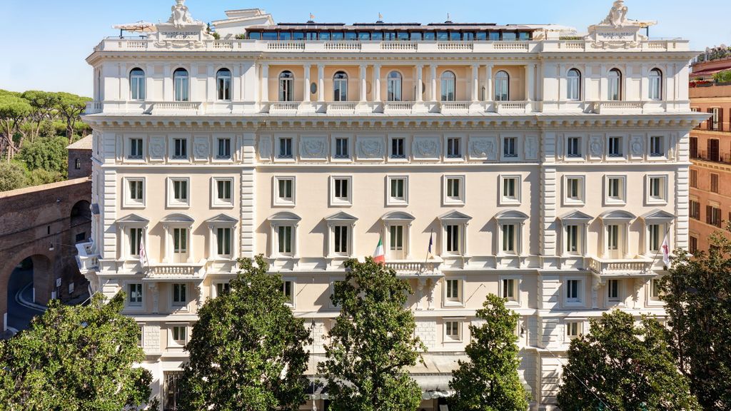 La facciata del Grand Hotel Flora a Via Veneto