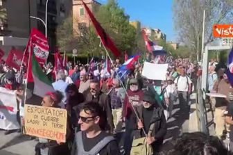 'Giù le mani da Cuba socialista', il coro alla manifestazione pro Cuba a Roma