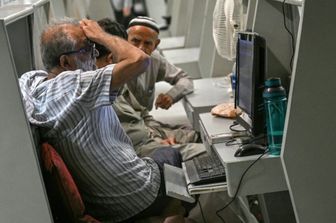 I timori degli operatori della finanza per il blocco dello Stretto di Hormuz