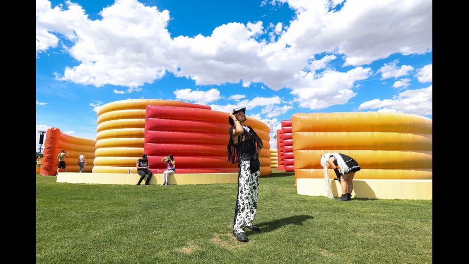 Un partecipante al  Coachella Valley Music and Arts Festival