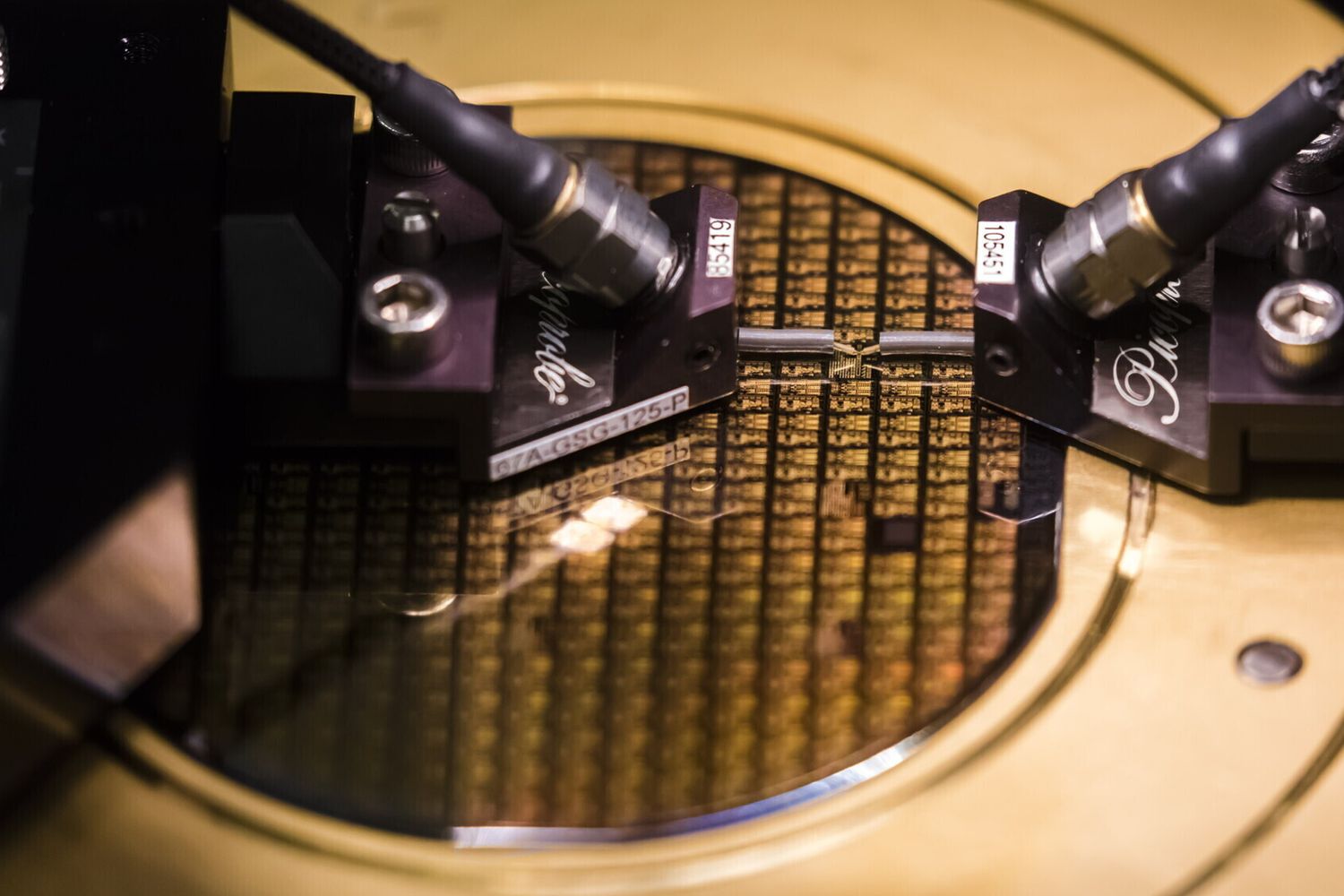 Ditta francese specializzata in semiconduttori, produzione in serie di chip al nitruro di gallio&nbsp;