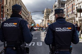 Donne spiate nei bagni e nei camerini, insegnante condannato a 180 anni di carcere