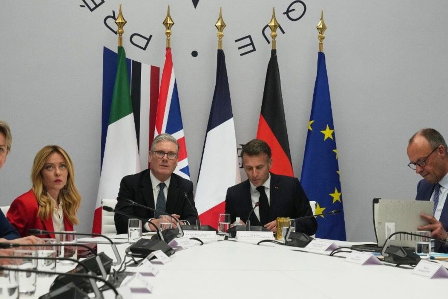 Il summit dei Volenterosi a Parigi