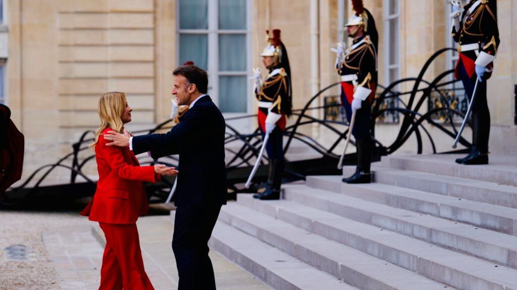 Meloni e Macron al Vertice dei Volenterosi
