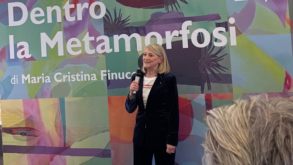 A Milano la mostra 'Dentro la metamorfosi' di Maria Cristina Finucci