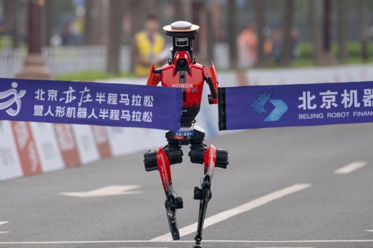Maratona di robot a Yizhuang, in Cina