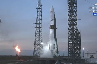 Il razzo New Glenn di Jeff Bezos in rampa di lancio