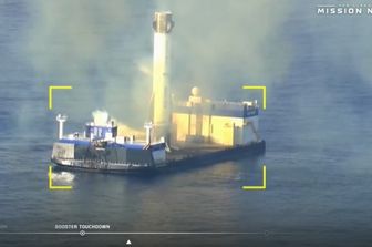 Il razzo New Glenn di Blue Origin è rientrato atterrando sulla piattaforma