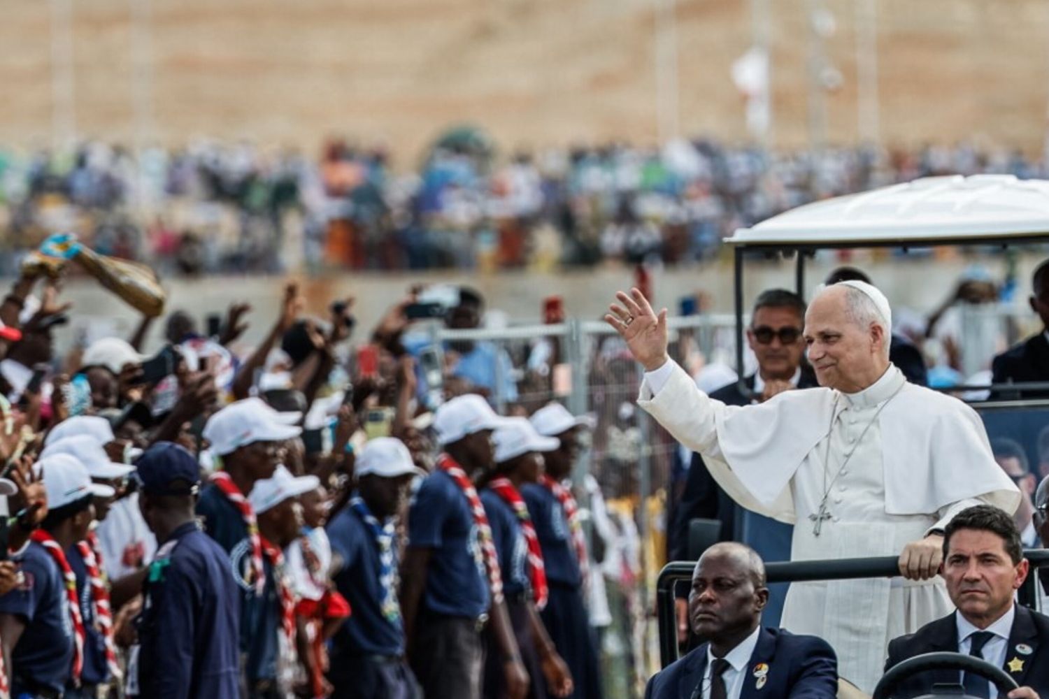 Papa Leone in Angola
