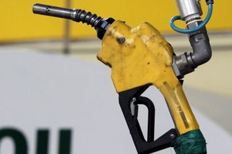 Il prezzo petrolio è alto a causa della guerra in Medio Oriente