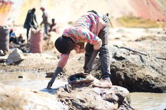La guerra dimenticata in RD Congo, lo sfruttamento minorile per 'oro blu' cobalto