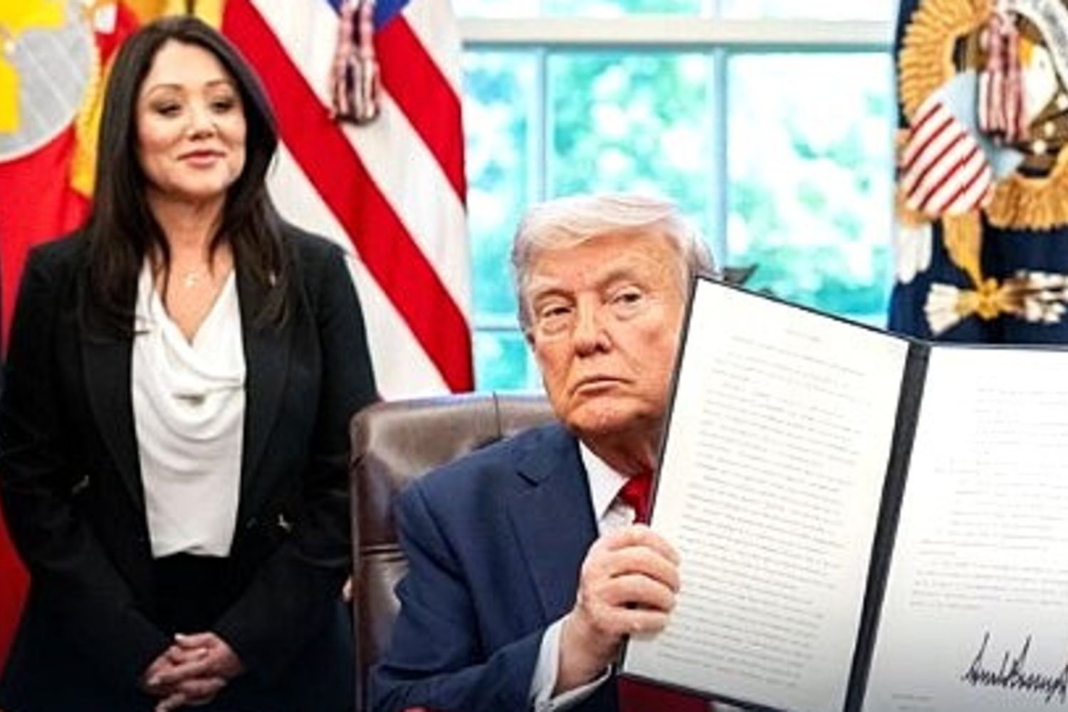 Lori Chavez-DeRemer nella sala ovale con Donald Trump