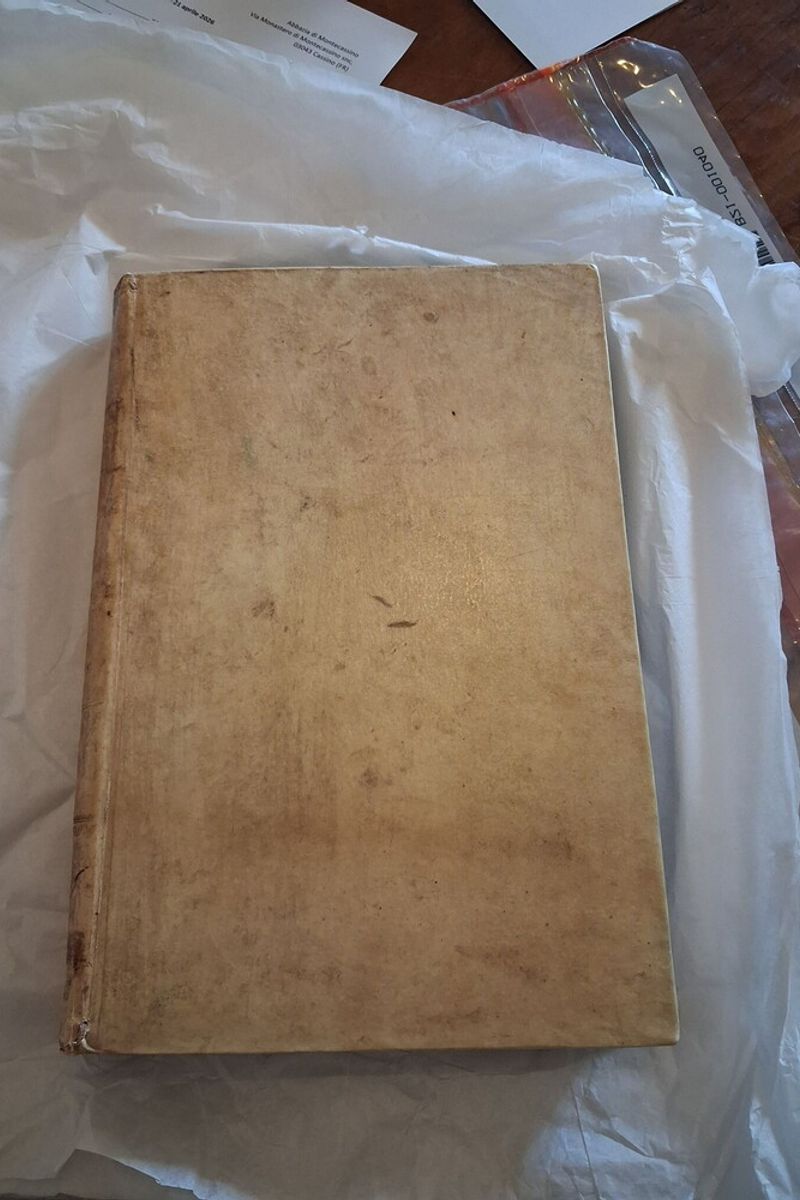 L'edizione del volume "De revolutionibus orbium coelestium" di Niccolò Copernico, stampato a Basilea nel 1566