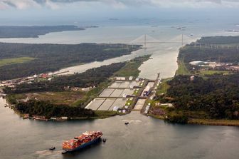Far risorgere la potenza marittima a stelle e strisce