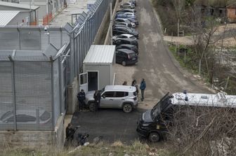 Il centro di permanenza temporanea a Gjader, in Albania