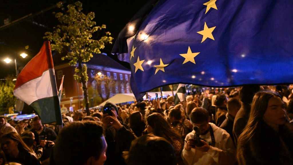 Festeggiamenti a Budapest per la vittoria di Magyar