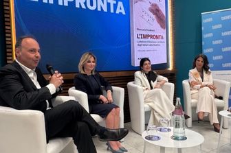 Presentazione del libro 'L'impronta' con il direttore di Agi Rita Lofano