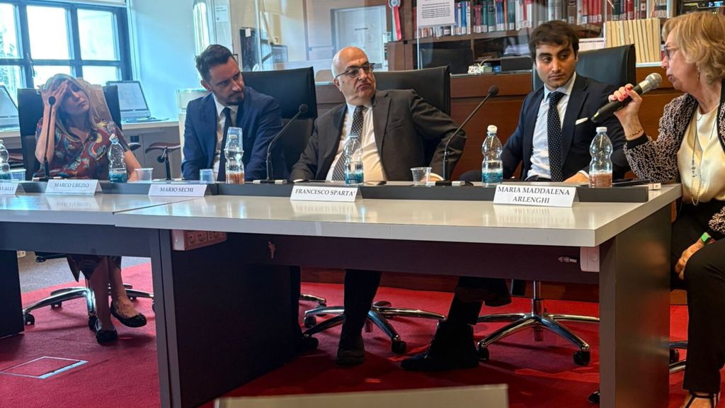 Tra imperi e futuro: ‘Exit Queen’ e la crisi dell’Occidente