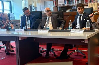 Tra imperi e futuro: ‘Exit Queen’ e la crisi dell’Occidente