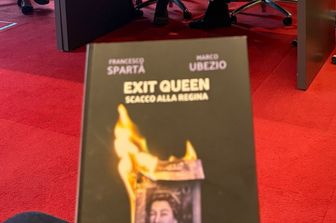 Tra imperi e futuro: ‘Exit Queen’ e la crisi dell’Occidente