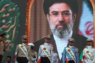 Trump: "Senza accordo sul nucleare il blocco navale resta. L'economia dell'Iran al collasso".