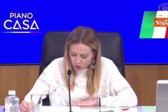 Meloni: 10 miliardi di euro per 100mila alloggi tra case popolari e prezzi calmierati