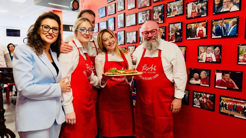 Il Presidente del Consiglio, Giorgia Meloni, ha visitato il ristorante ella Fondazione PizzAut ETS