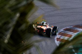 La McLaren di Norris in azione nel circuito di Miami