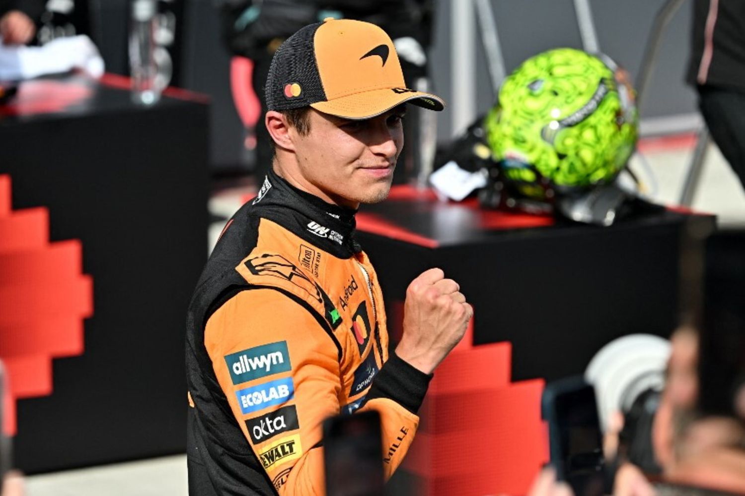 Gp di Ungheria, trionfa Norris. Leclerc in testa per metà gara chiude quarto. Male Hamilton