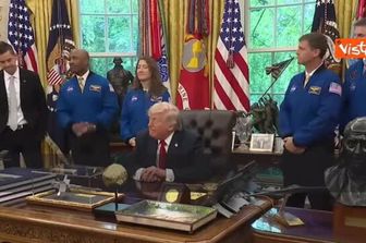 Trump: Per essere astronauti bisogna essere intelligenti ed energici, quindi non avrei problemi